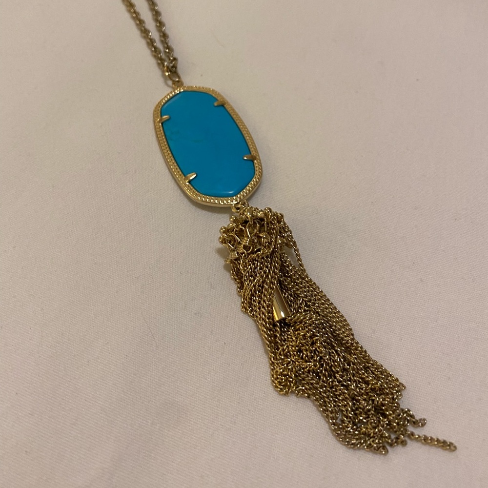 Kendra Scott Rayne Necklace
Gold metal 
Turquoise stone